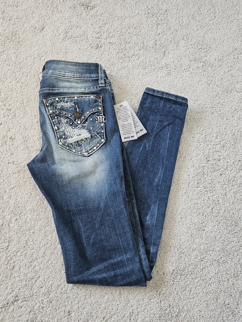 NWT Miss Me | Rhinestone Embellished Embroidered Distressed Y2K Jeans Size 24 - Picture 3 of 9
